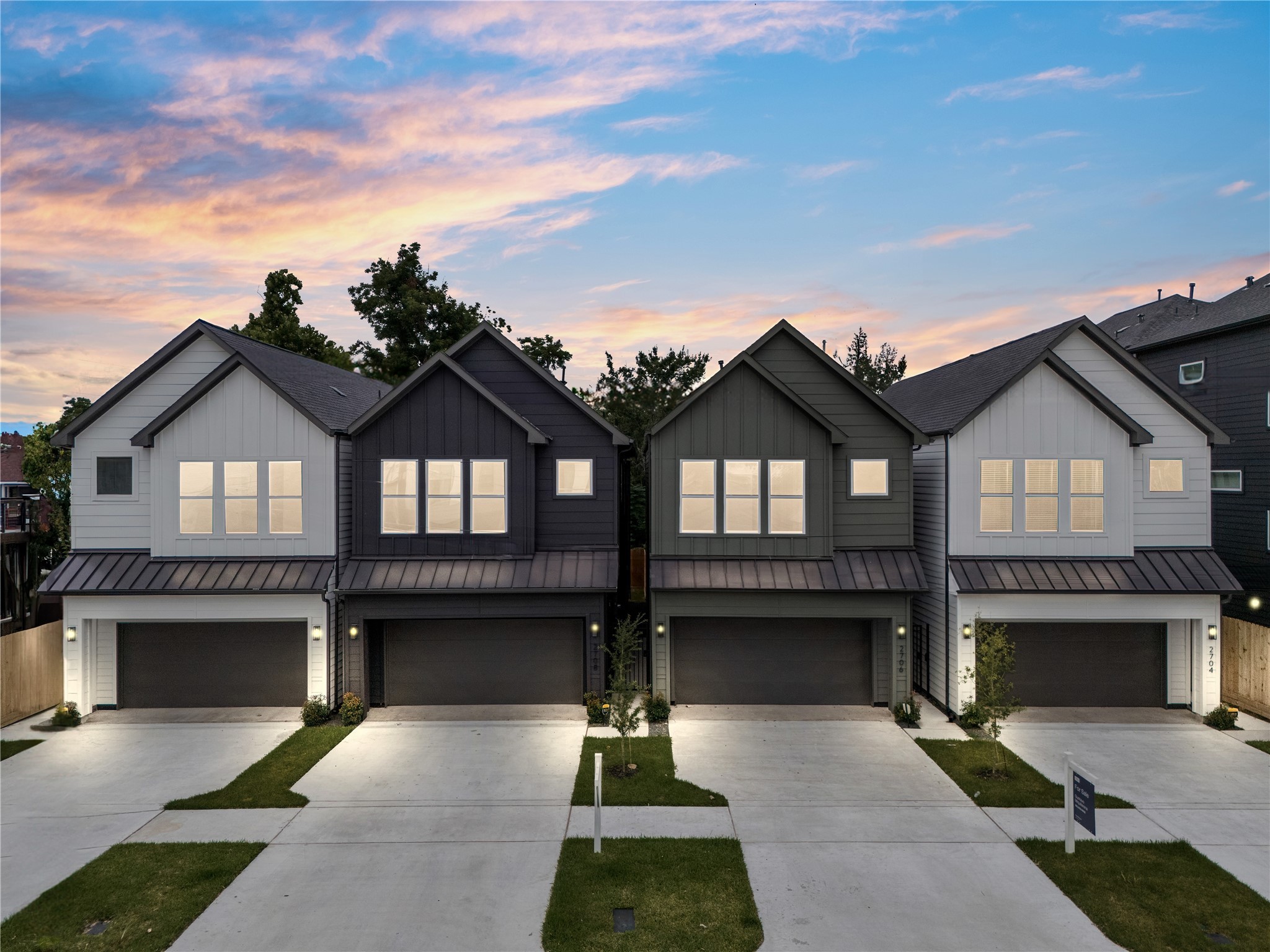 2706 Fox Street Houston, TX 77003 - Photo 3 of 39 a front view of a house with yard