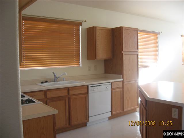 10156 Cascade Street Reno, NV 89506 - Photo 4 of 9 Photo 4
