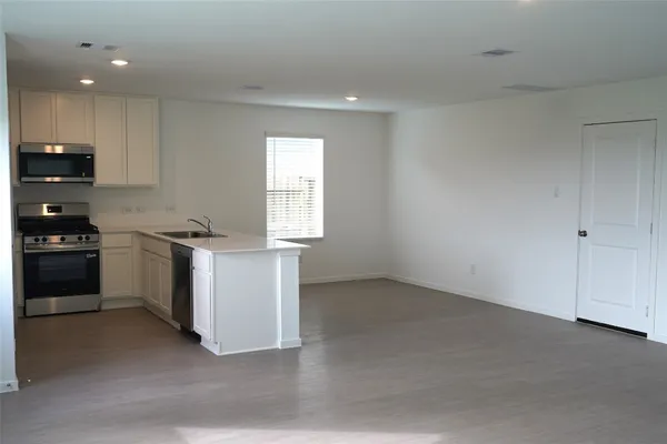 $2,100 | 7614 Barcelona Springs, Richmond, TX 77469
