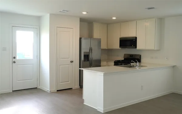$2,100 | 7614 Barcelona Springs, Richmond, TX 77469