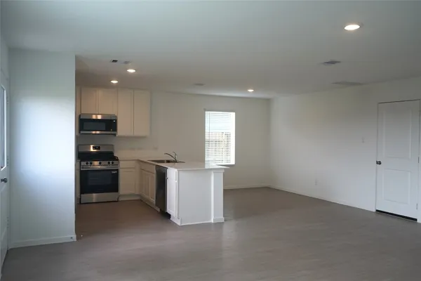 $2,100 | 7614 Barcelona Springs, Richmond, TX 77469