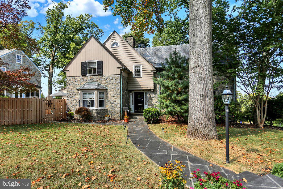 1518 Lorraine Road Reading, PA 19604 - Photo 1 of 76