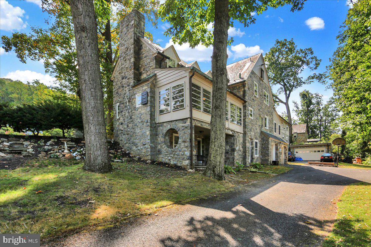 1518 Lorraine Road Reading, PA 19604 - Photo 13 of 76