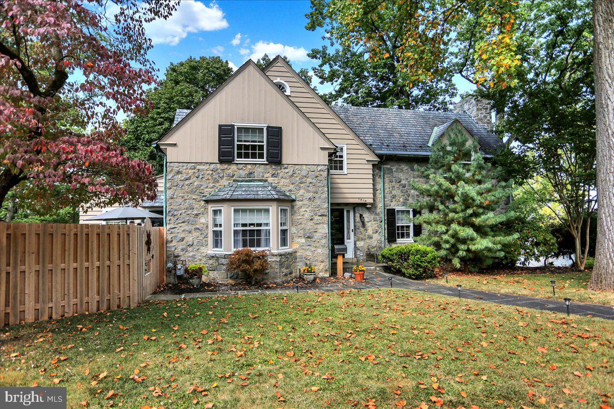 1518 Lorraine Road Reading, PA 19604 - Photo 3 of 76