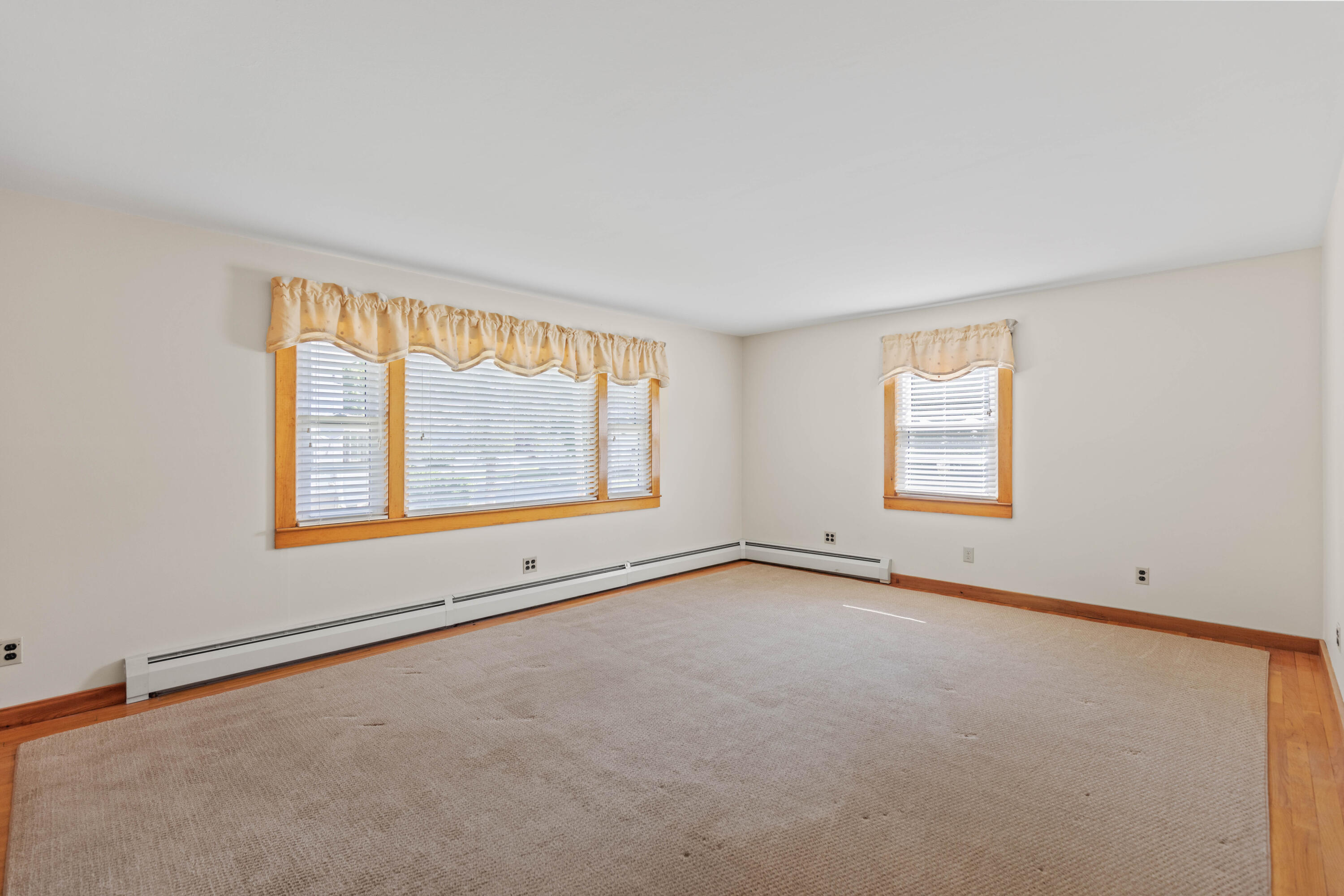 2 King Street Springvale, ME 04083 - Photo 10 of 33 2KingStreetSpringvale_009
