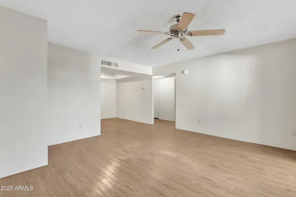 $1,195 | 4444 East Paradise Village Parkway North, Unit 230, Phoenix, AZ 85032