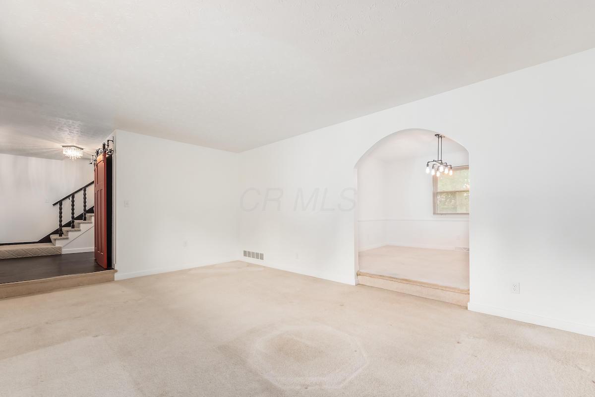 649 Link Road Columbus, OH 43213 - Photo 5 of 30