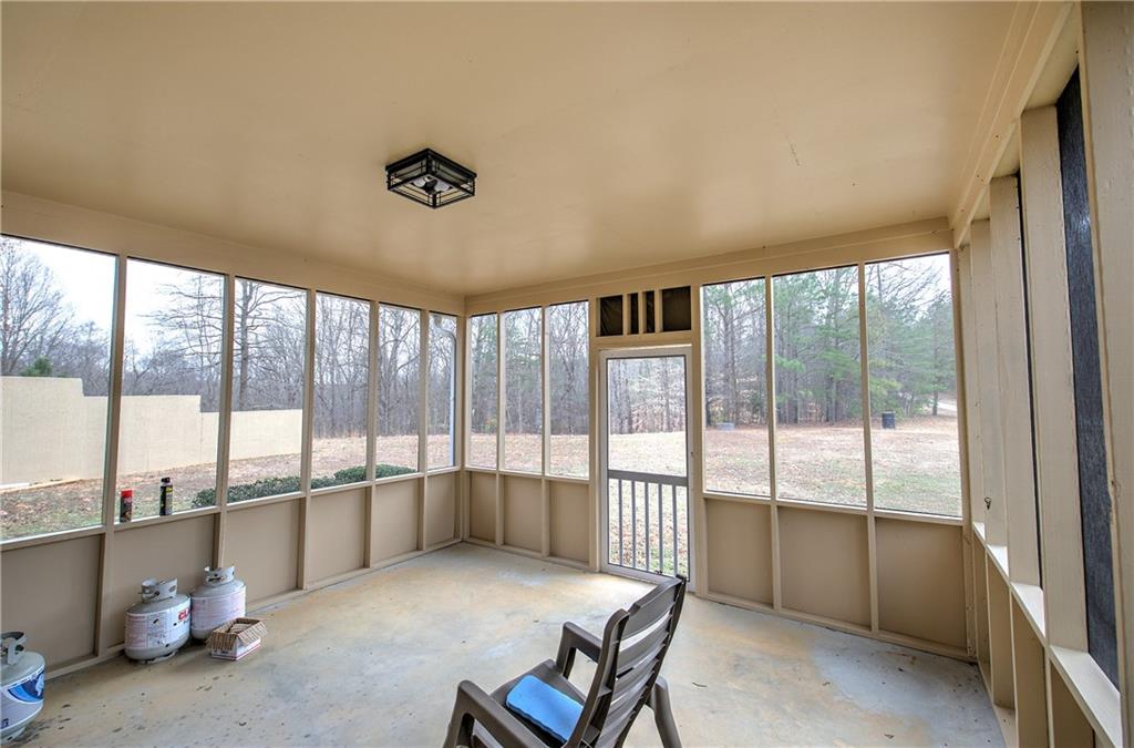 265 Evans Drive Buchanan, GA 30113 - Photo 45 of 123 a view of a room with a balcony