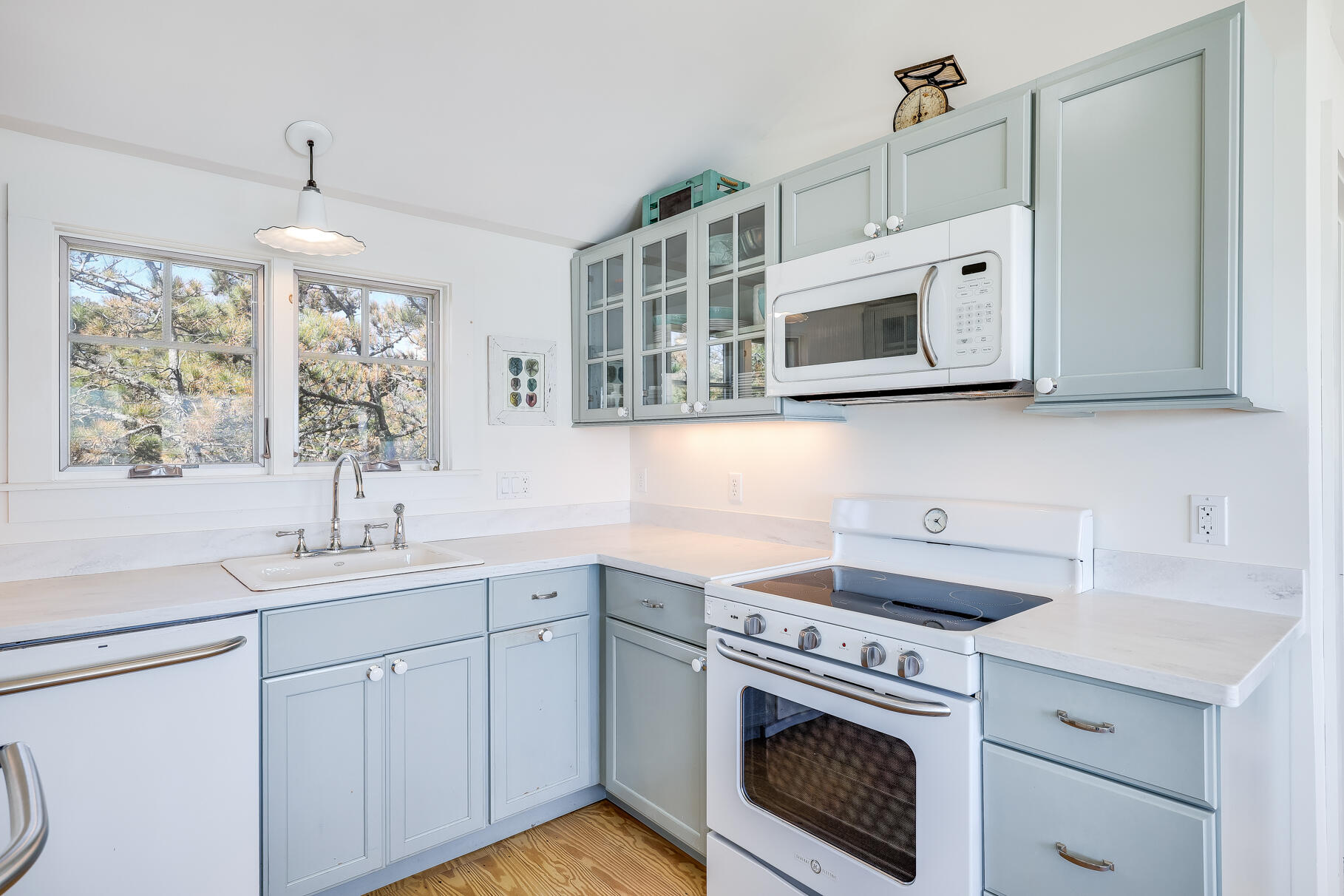 175 Cliff Road Wellfleet, MA 02667 - Photo 17 of 47 .