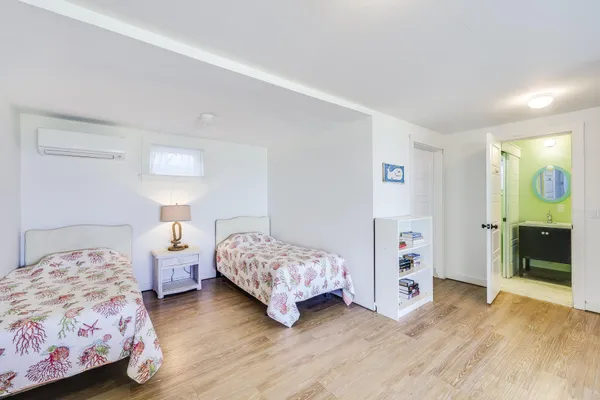 $1,100,000 | 175 Cliff Road, Wellfleet, MA 02667