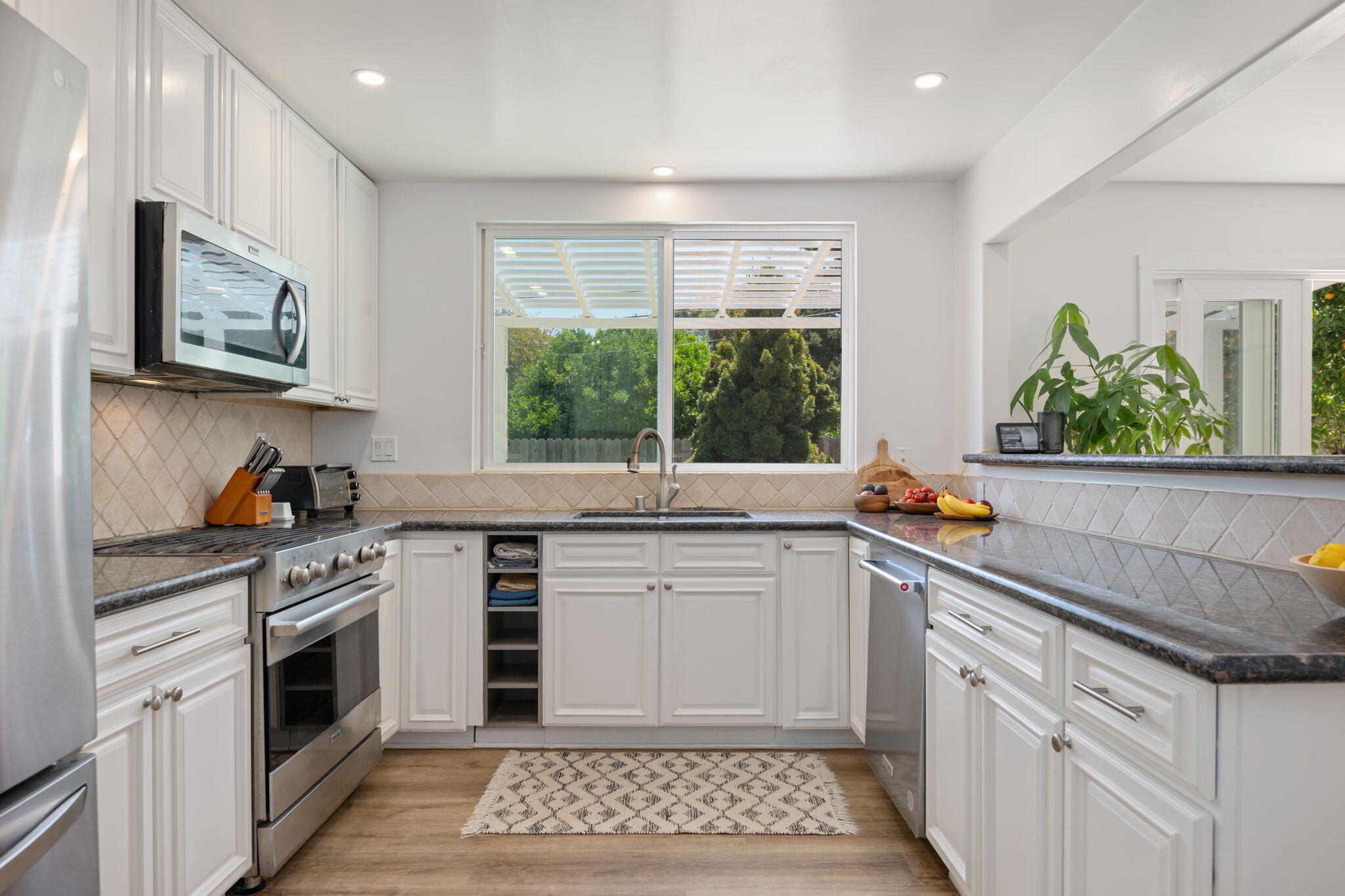 5871 Stow Canyon Road Goleta, CA 93117 - Photo 8 of 27 14 - Kitchen