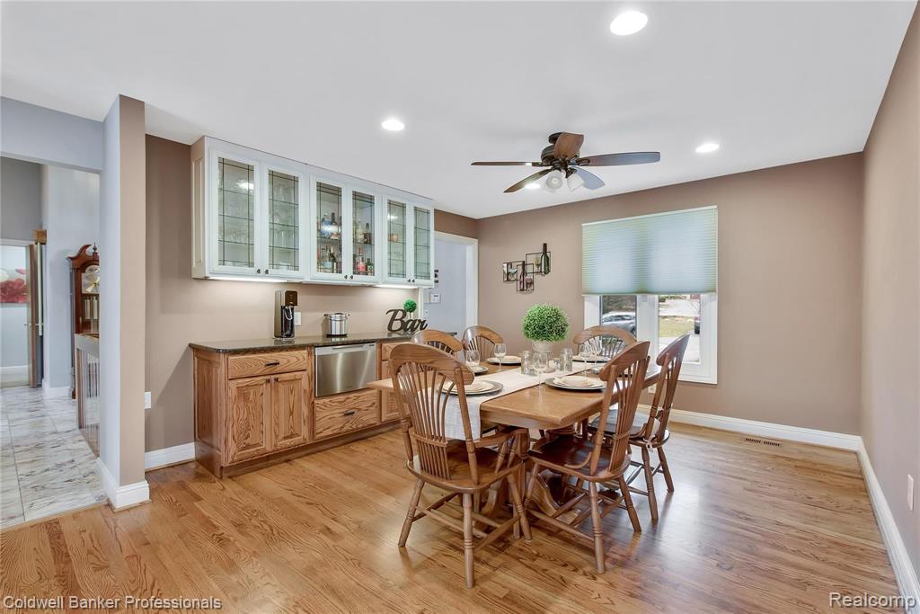 135 West Hickory Grove Road Bloomfield Hills, MI 48304 - Photo 14 of 42