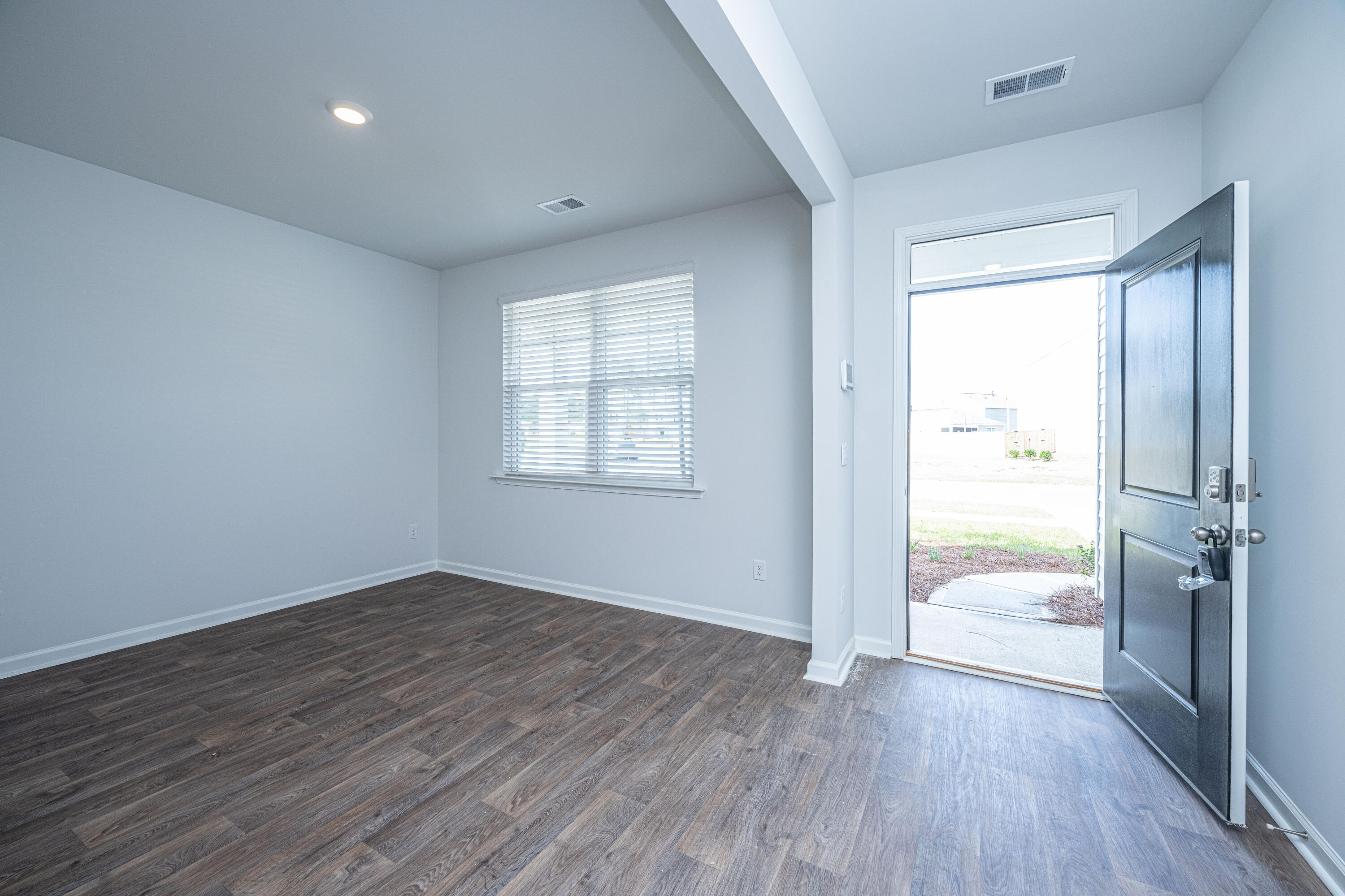110 Summer View Road Summerville, SC 29486 - Photo 8 of 42 110SummittViewDr03