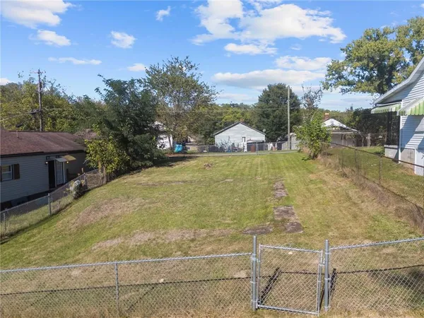a view of a yard
