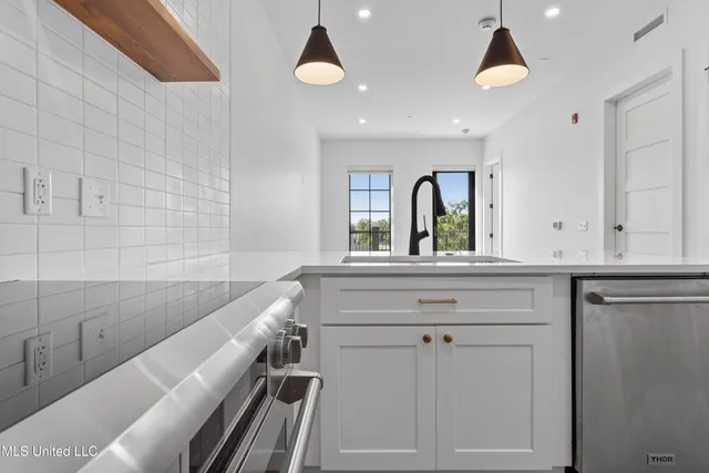 $425,000 | 1515 Government Street, Unit A302, Ocean Springs, MS 39564