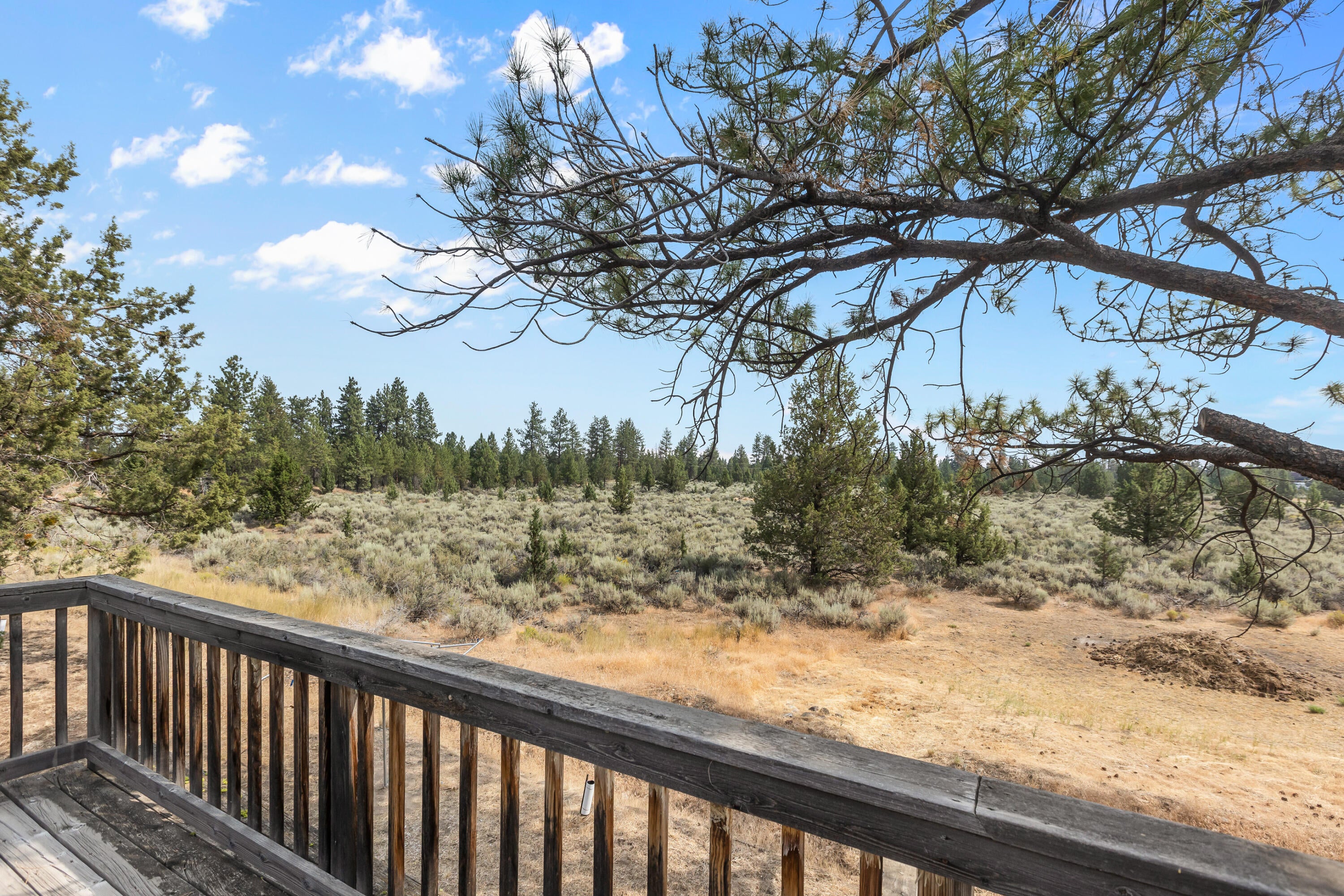 67153 Harrington Loop Road Bend, OR 97703 - Photo 14 of 23 2024_08_08_67153_harrington_loop_road-25