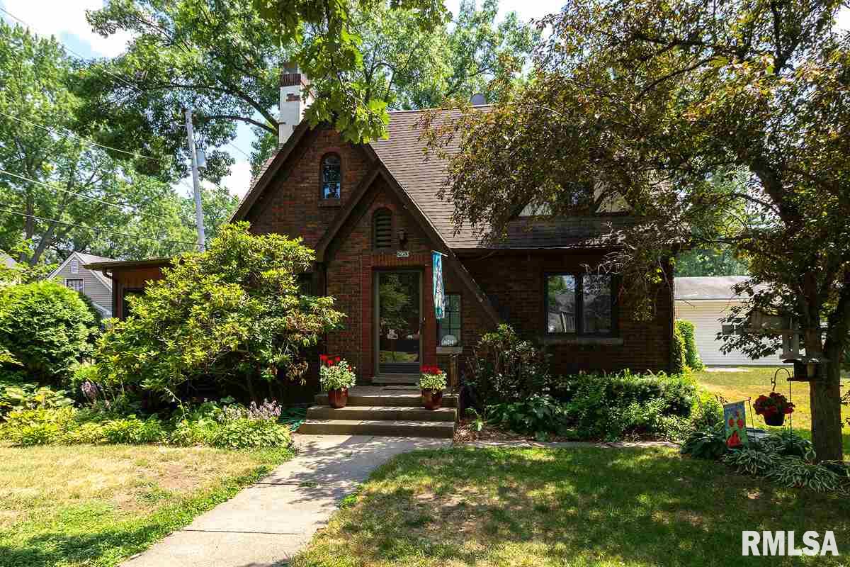 2953 Middle Road Davenport, IA 52803 - Photo 1 of 24 Gallery Image 1