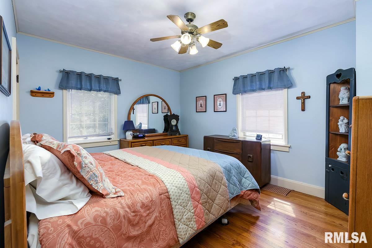 2953 Middle Road Davenport, IA 52803 - Photo 12 of 24 Gallery Image 12