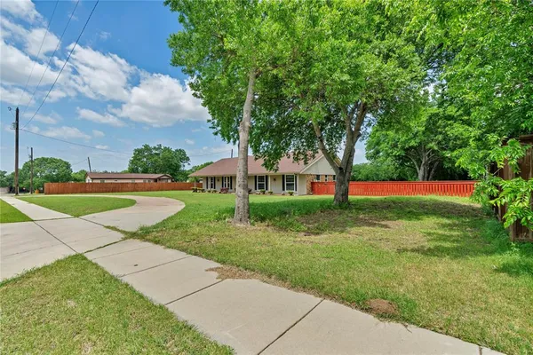 $2,650 | 4405 Ray White Road, Fort Worth, TX 76244