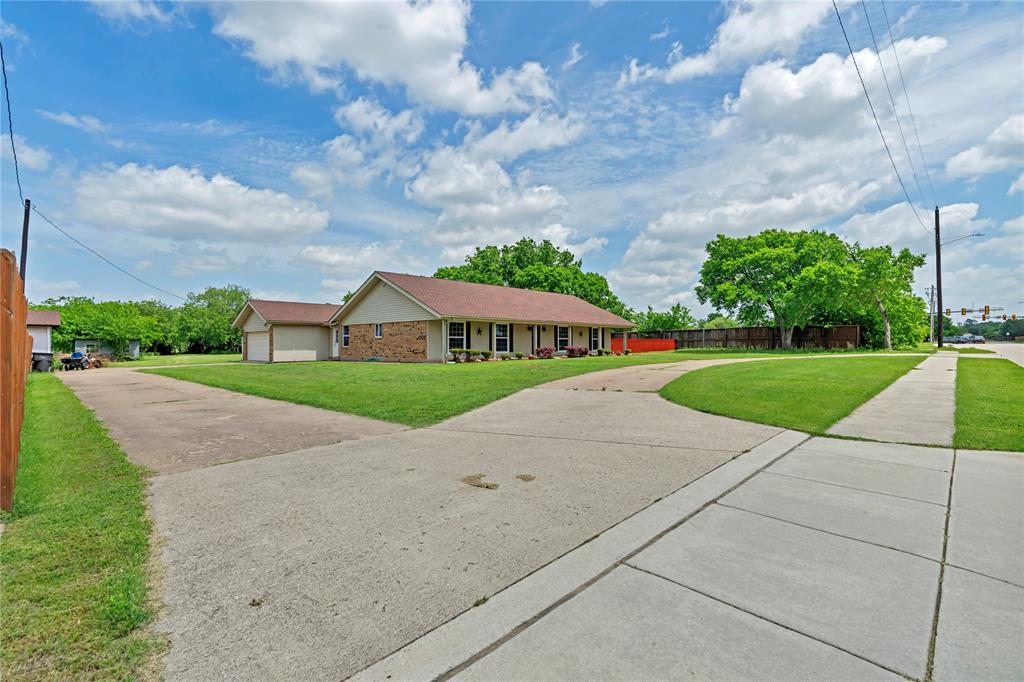 4405 Ray White Road Fort Worth, TX 76244 - Photo 35 of 36 Lots of parking space including a circle driveway in front