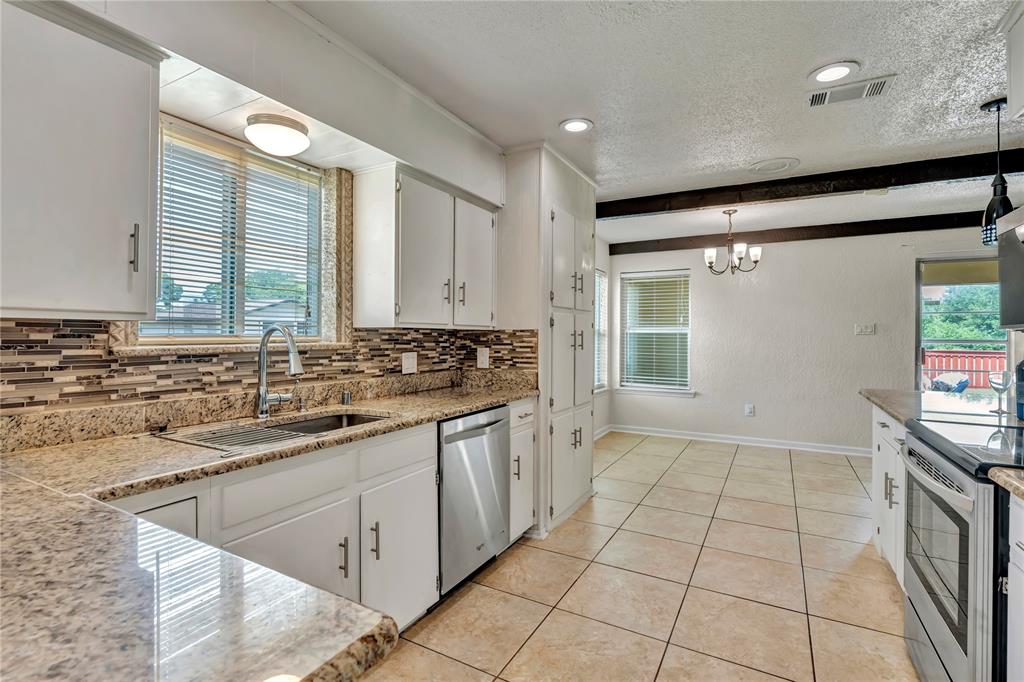 4405 Ray White Road Fort Worth, TX 76244 - Photo 6 of 36