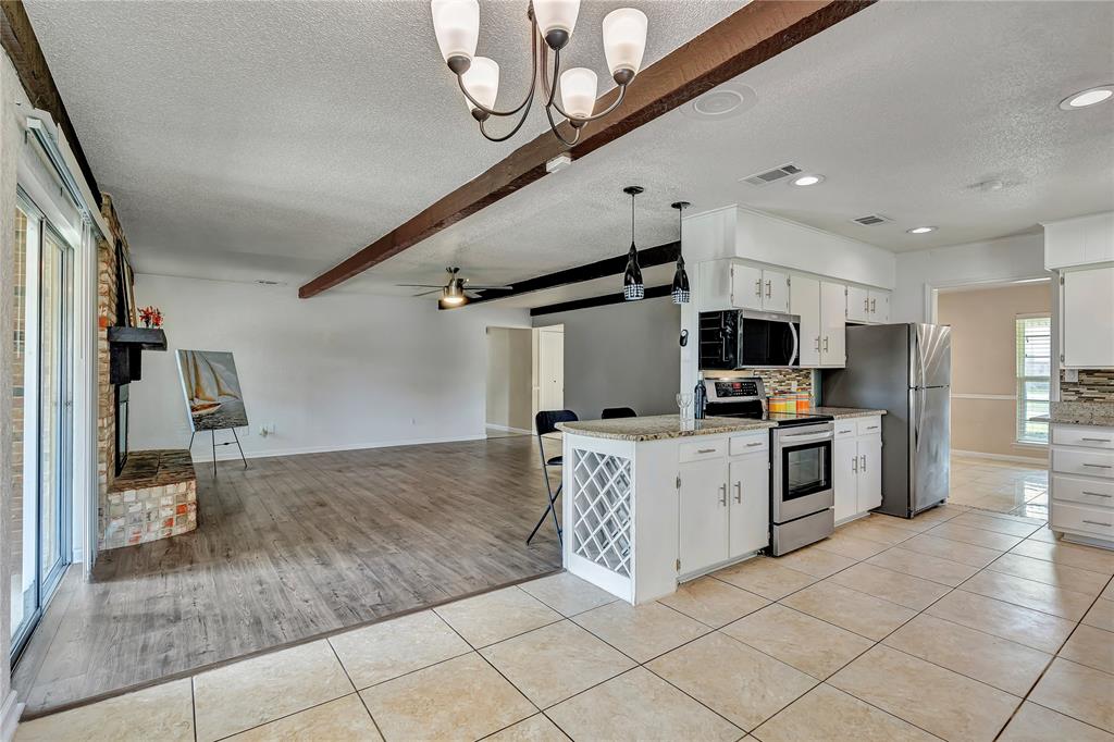 4405 Ray White Road Fort Worth, TX 76244 - Photo 7 of 36