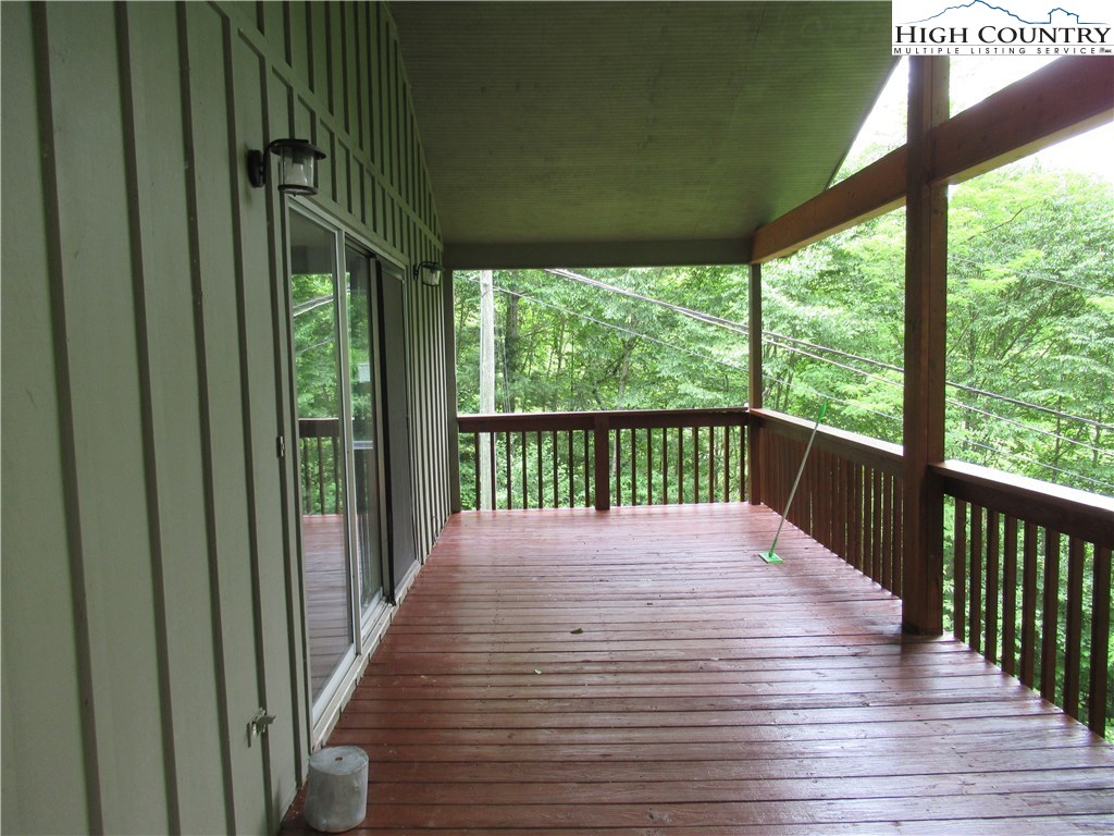 248 Snowflake Road Banner Elk, NC 28604 - Photo 4 of 25 Gallery Image 4