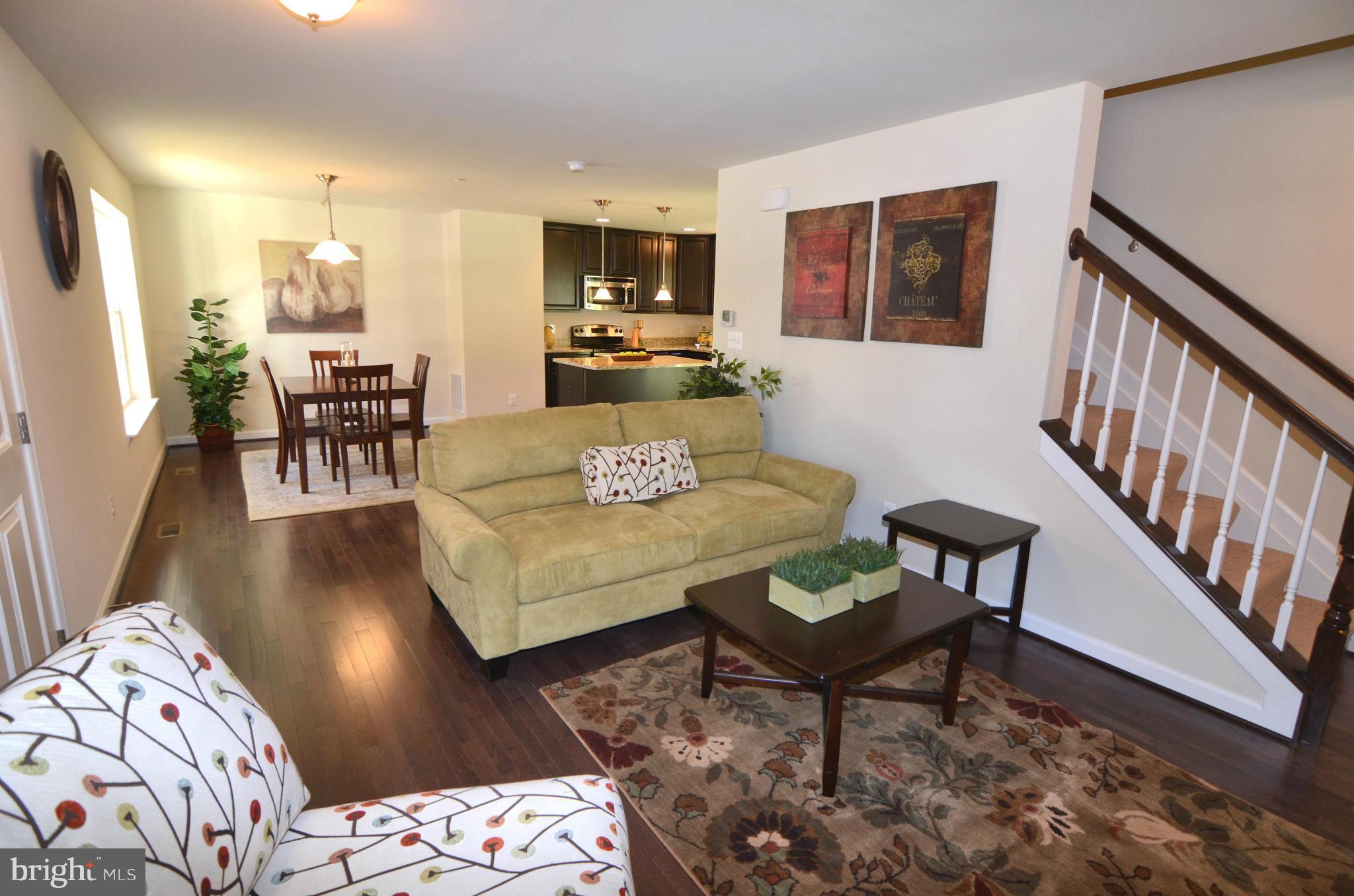 New Freetown Road Pasadena, MD 21122 - Photo 3 of 29 Living Room