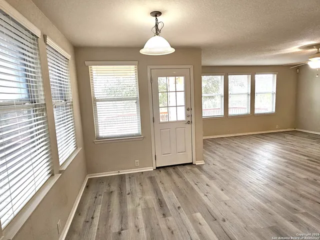 $1,800 | 5509 Columbia Drive, Schertz, TX 78108