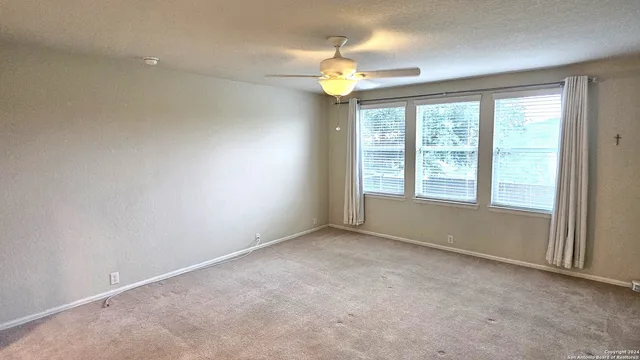 $1,800 | 5509 Columbia Drive, Schertz, TX 78108