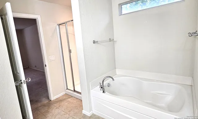 $1,800 | 5509 Columbia Drive, Schertz, TX 78108