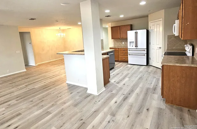 $1,800 | 5509 Columbia Drive, Schertz, TX 78108