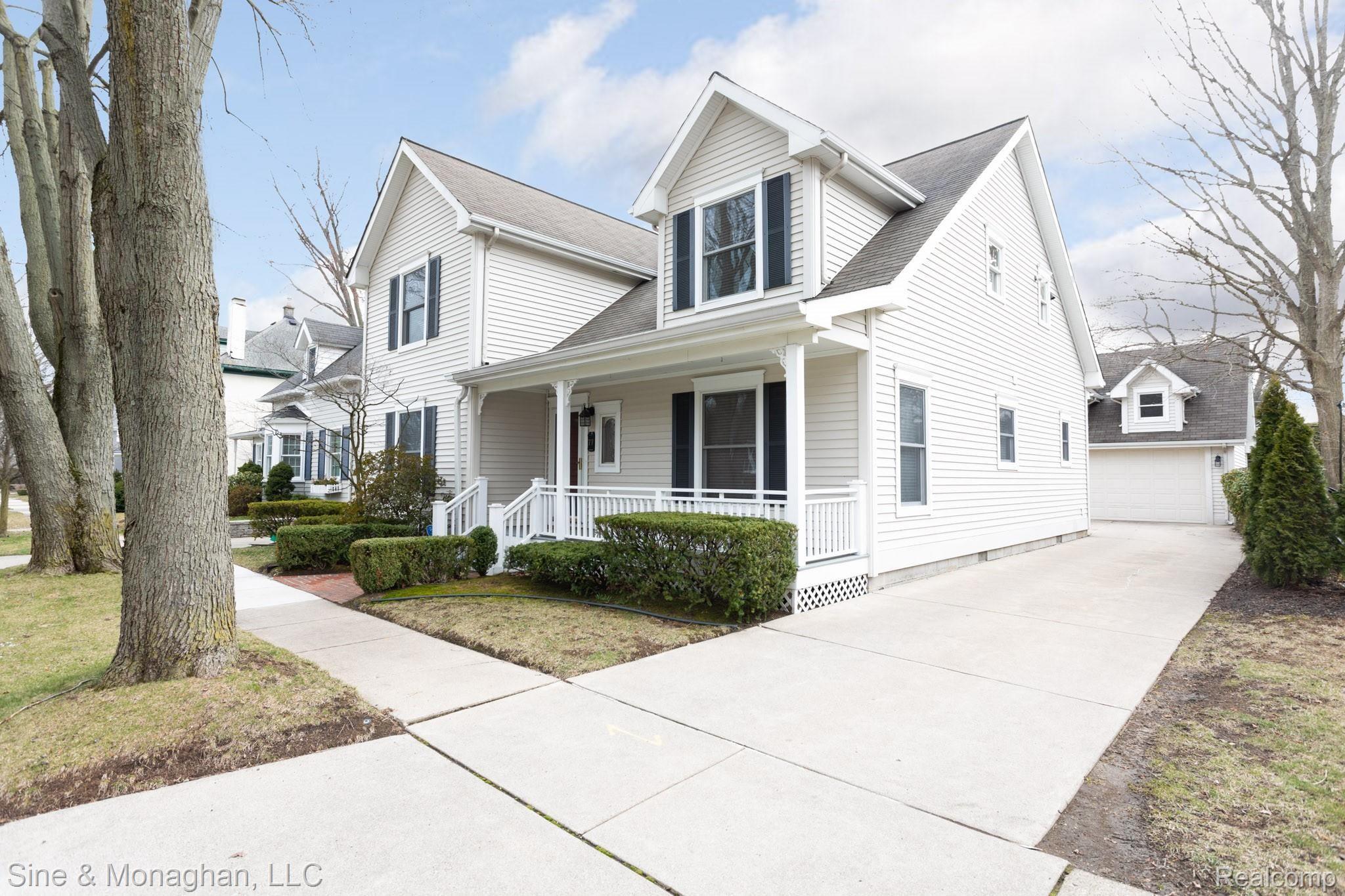 77 Muir Road Grosse Pointe, MI 48236 - Photo 2 of 43 6D6A9493-Edit-Edit.jpg
