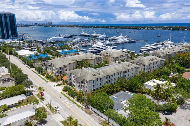 $695,000 | 3940 North Flagler Drive, Unit 402, West Palm Beach, FL 33407