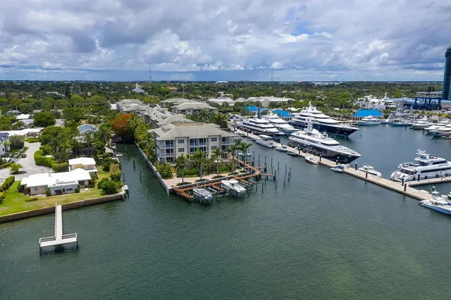 $695,000 | 3940 North Flagler Drive, Unit 402, West Palm Beach, FL 33407