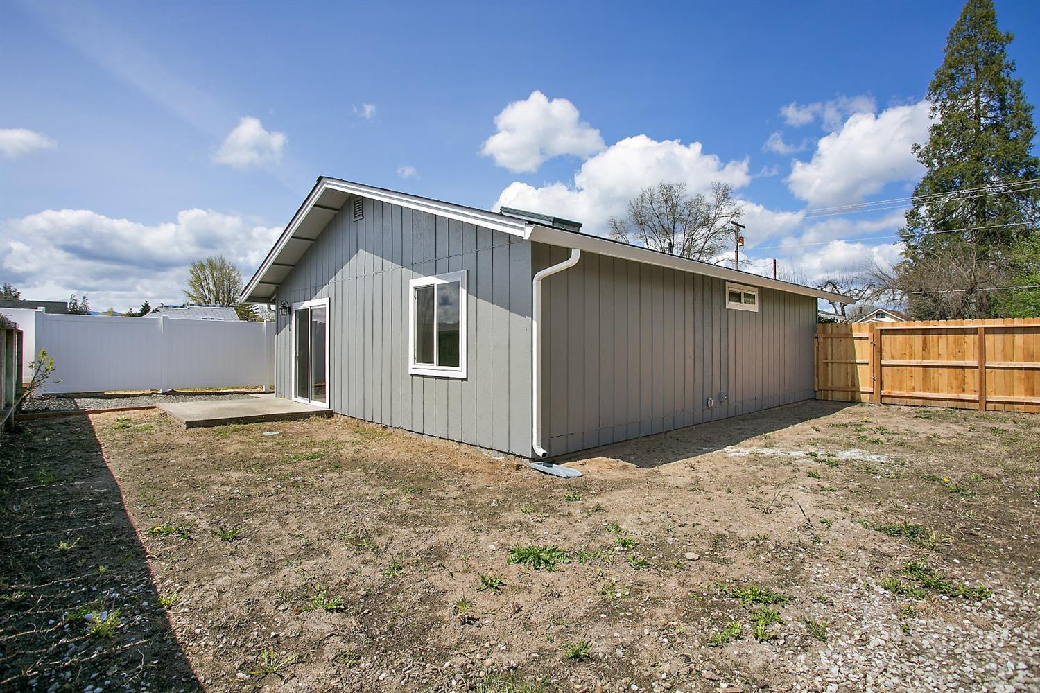 2561 Leonard Road Grants Pass, OR 97527 - Photo 19 of 20 Additional Photo