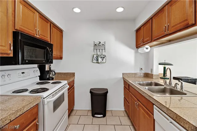 $179,000 | 1956 Las Palmas Lane, Unit 234, Laughlin, NV 89029