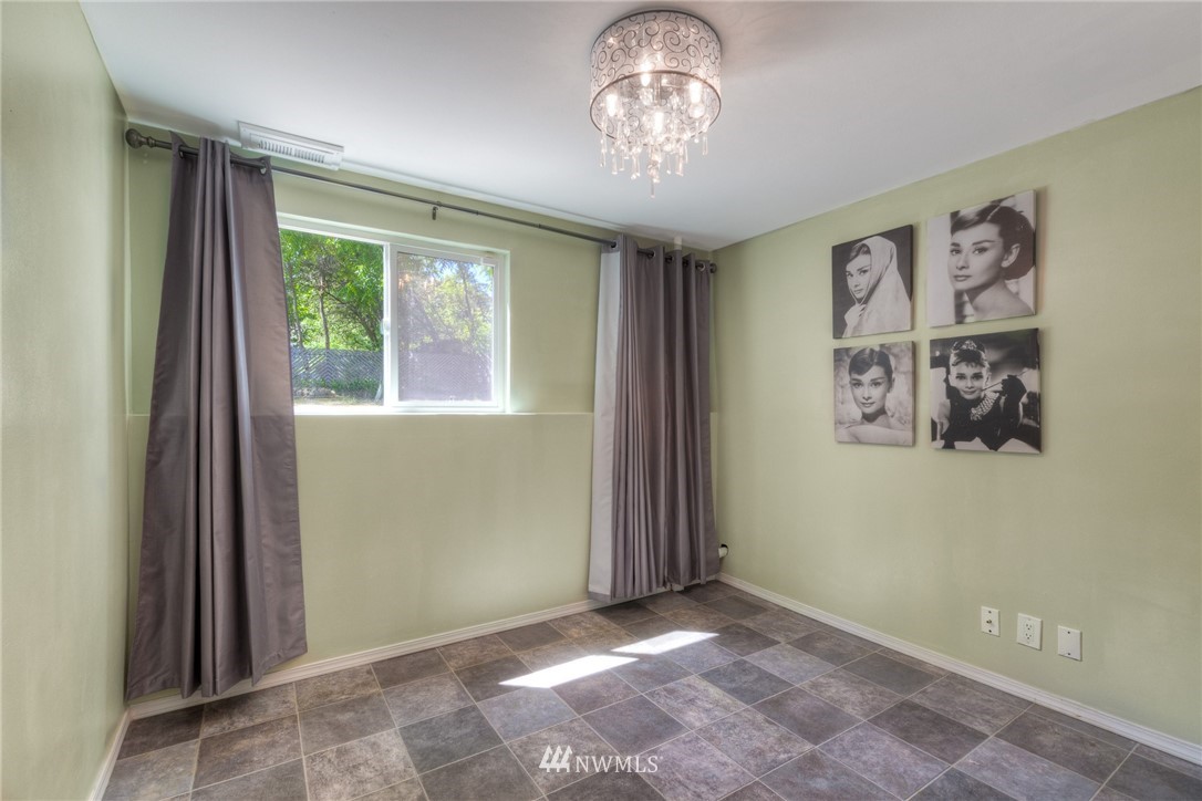 3739 Southwest 97th Street Seattle, WA 98126 - Photo 13 of 15