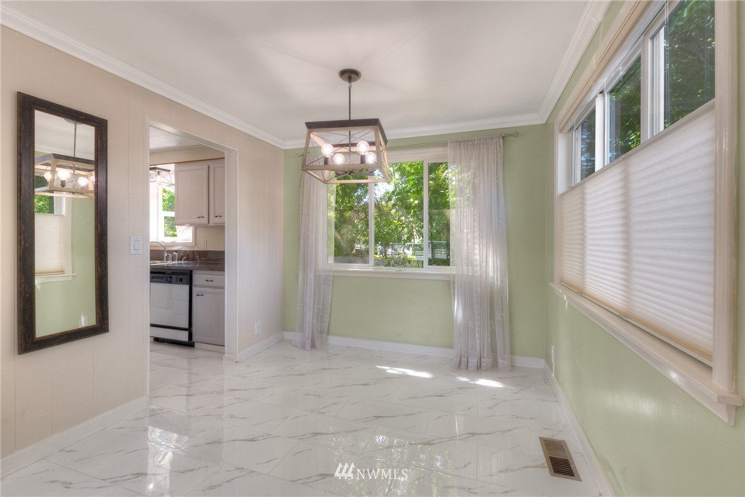 3739 Southwest 97th Street Seattle, WA 98126 - Photo 4 of 15