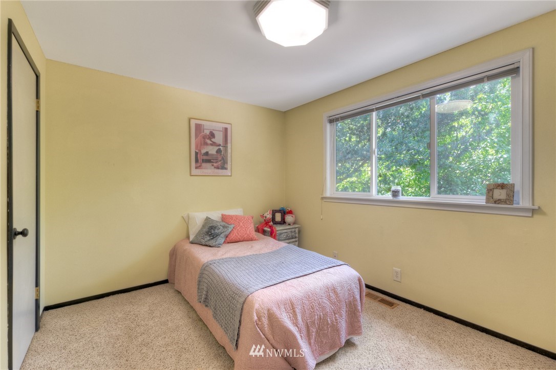 3739 Southwest 97th Street Seattle, WA 98126 - Photo 9 of 15