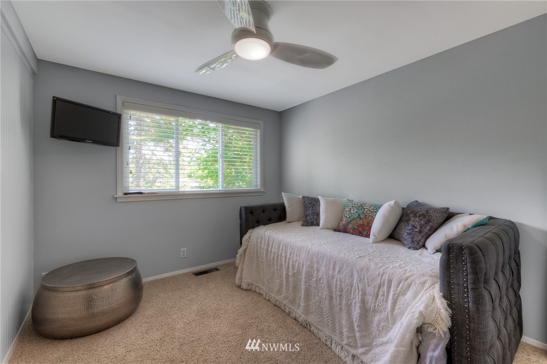 3739 Southwest 97th Street Seattle, WA 98126 - Photo 10 of 15