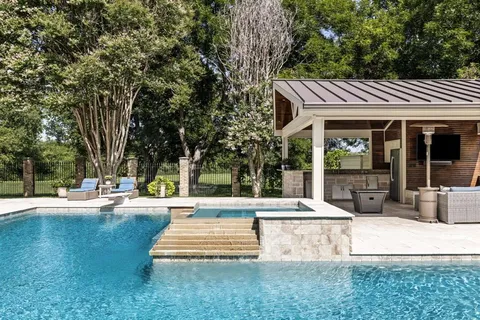 a view of outdoor space yard and patio