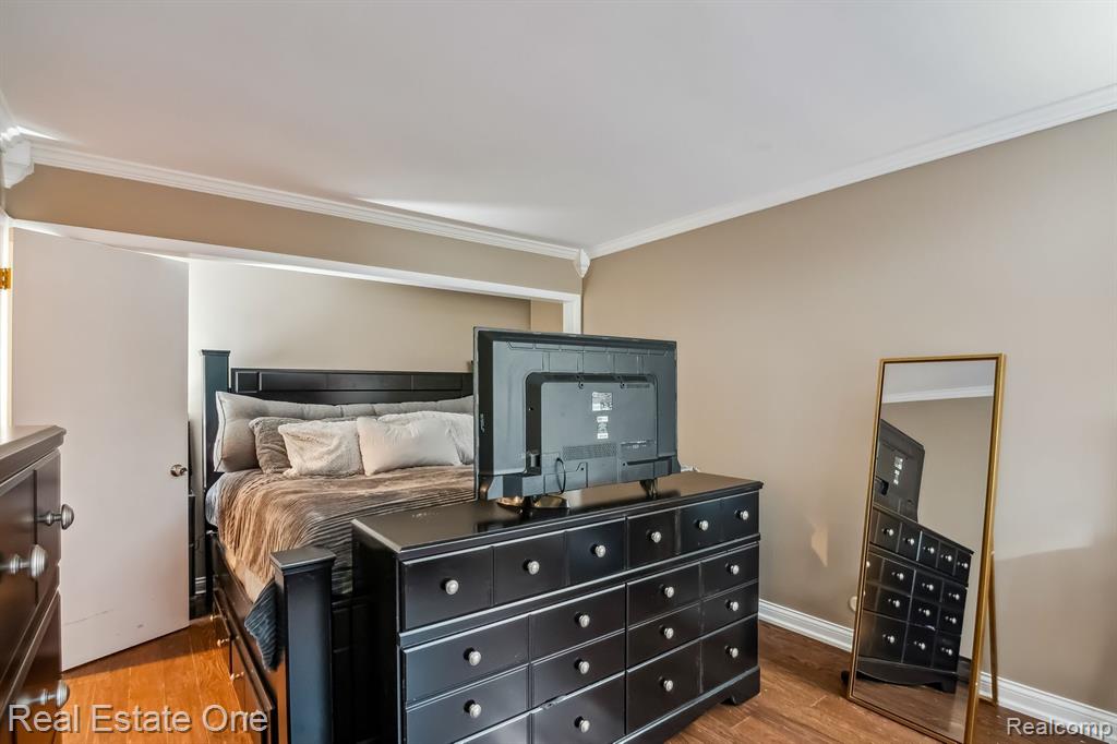 1034 Lake Shore Road Grosse Pointe Shores, MI 48236 - Photo 23 of 43