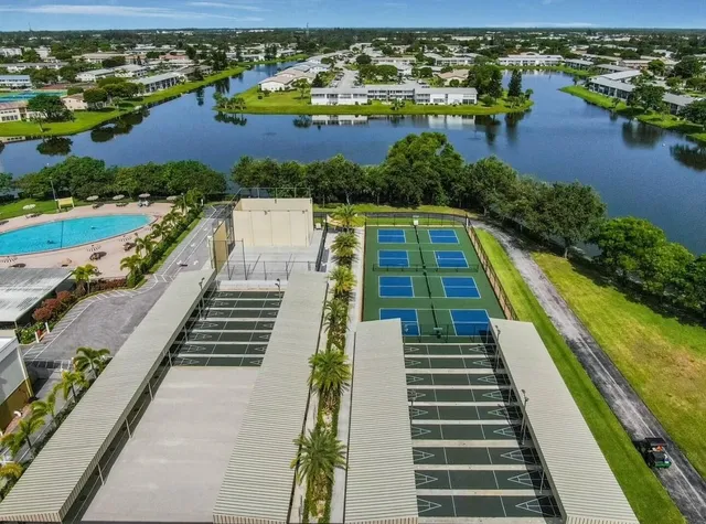 a picture of city view with outdoor space