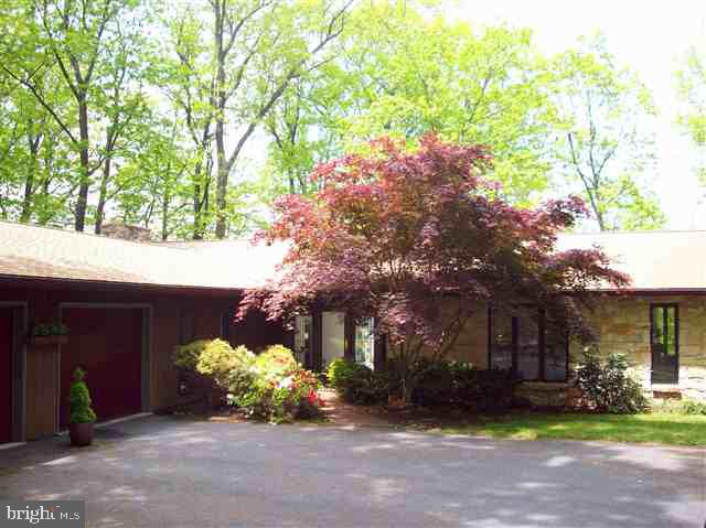 2300 Mockingbird Road Harrisburg, PA 17112 - Photo 1 of 12