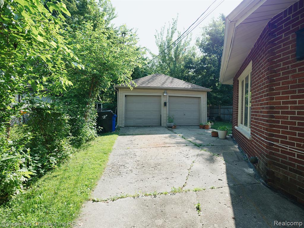 4858 Yorkshire Road Detroit, MI 48224 - Photo 32 of 33