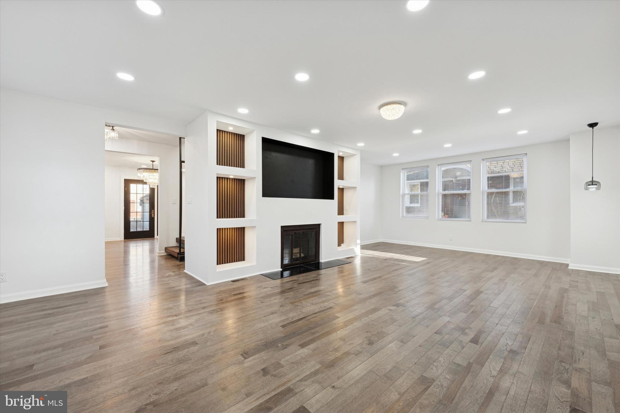 323 Derwyn Road Lansdowne, PA 19050 - Photo 13 of 50 living room