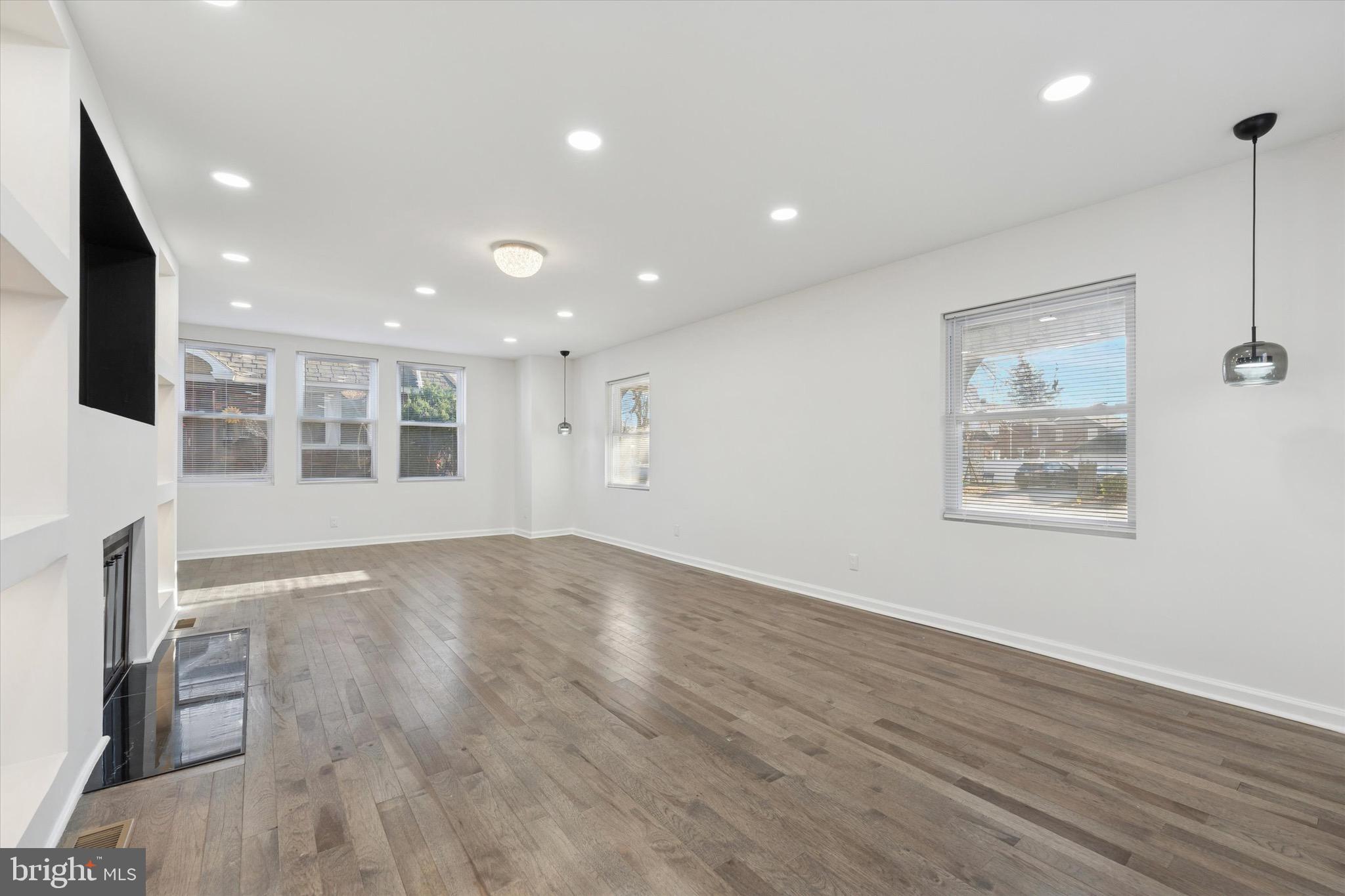 323 Derwyn Road Lansdowne, PA 19050 - Photo 14 of 50 living room