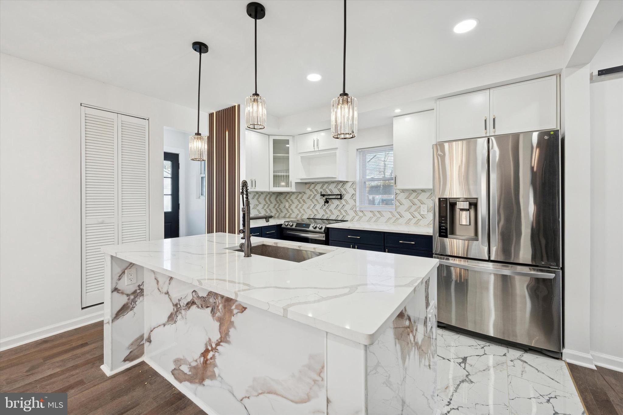 323 Derwyn Road Lansdowne, PA 19050 - Photo 4 of 50