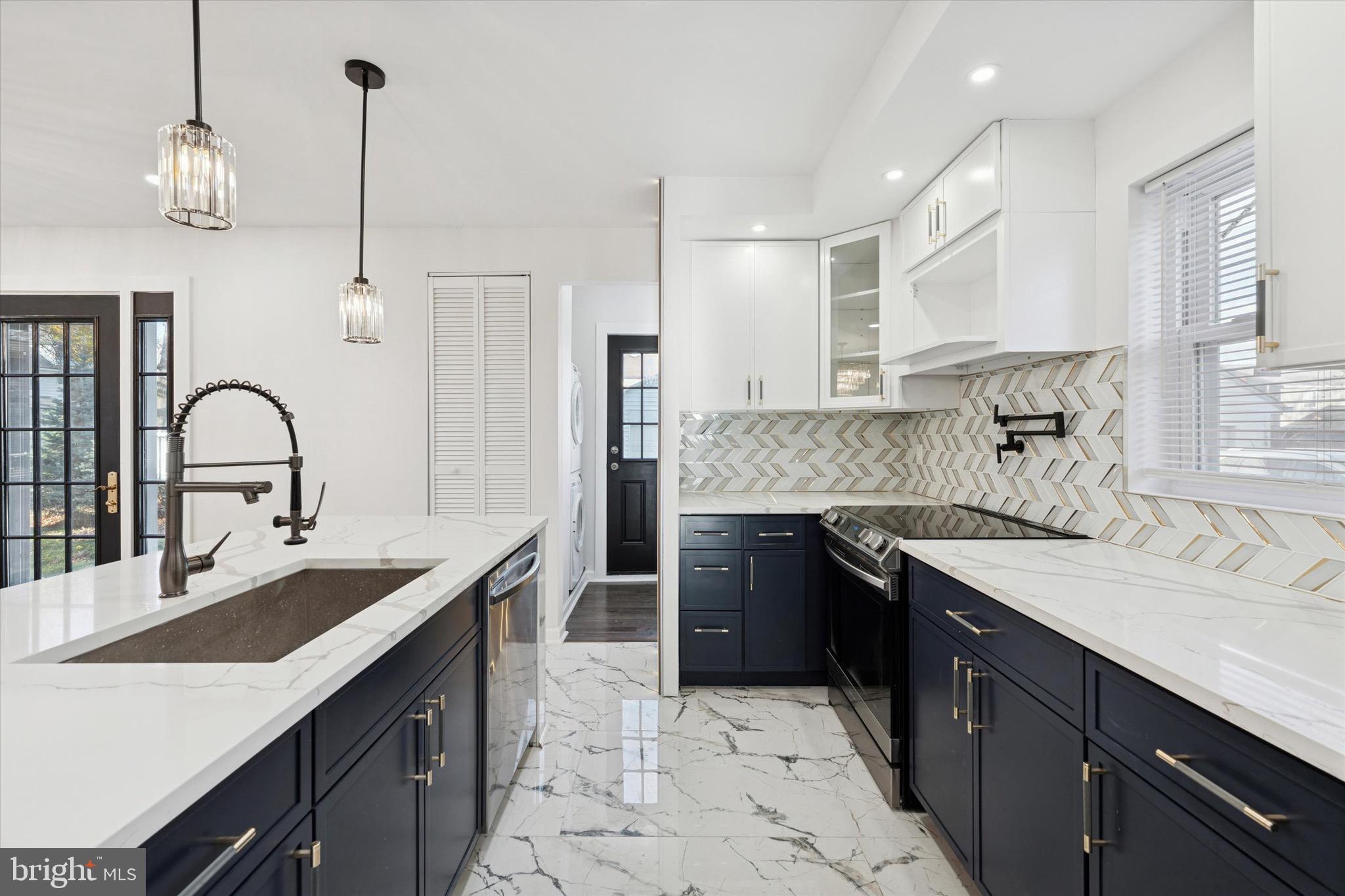 323 Derwyn Road Lansdowne, PA 19050 - Photo 7 of 50